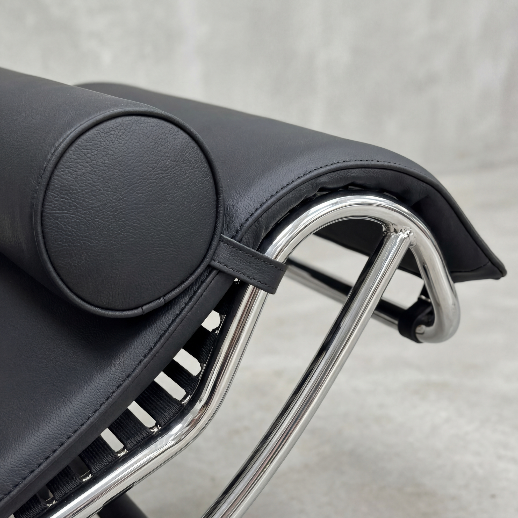ADRIAN chaise lounge in microfiber vegan leather – side view